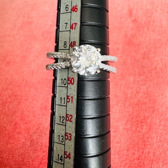Enchanting Moissanite Solitaire Diamond Ring 925 sterling silver Handmade Size 5 - Picture 6 of 7